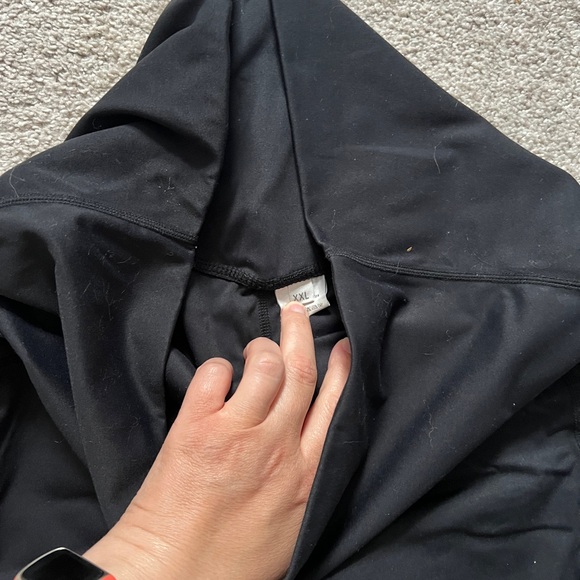 2 pairs of Maternity Black Shorts with Pocket - Picture 8 of 10